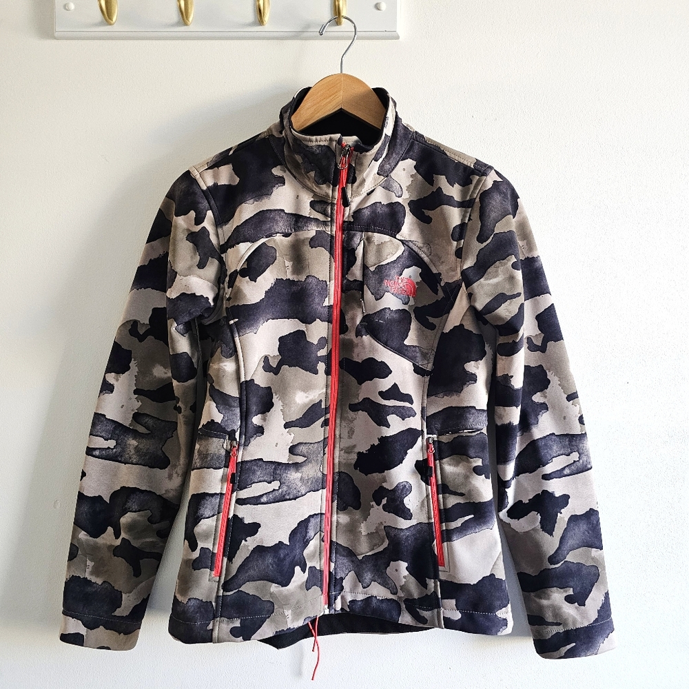 The North Face Camo Full Zip Softshell Fleece-Lined Women's Jacket Size S